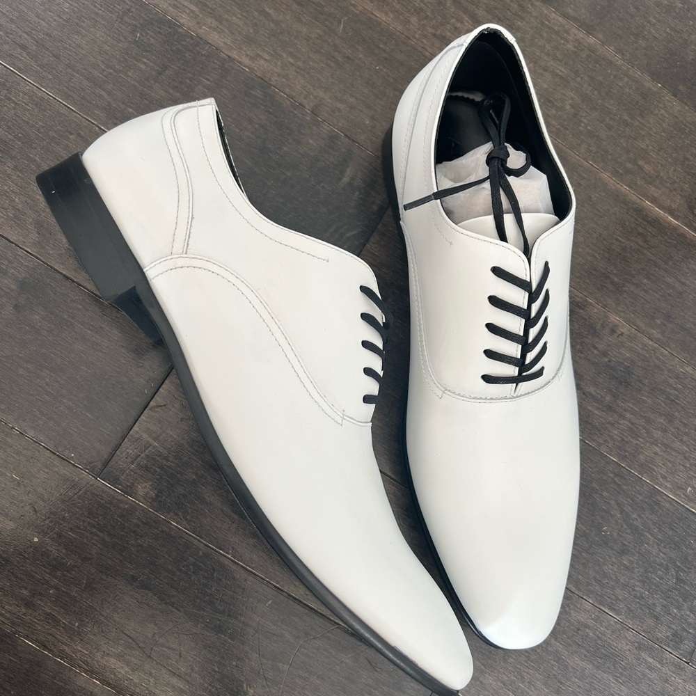Men’s white dressy shoes - Picture 3 of 3